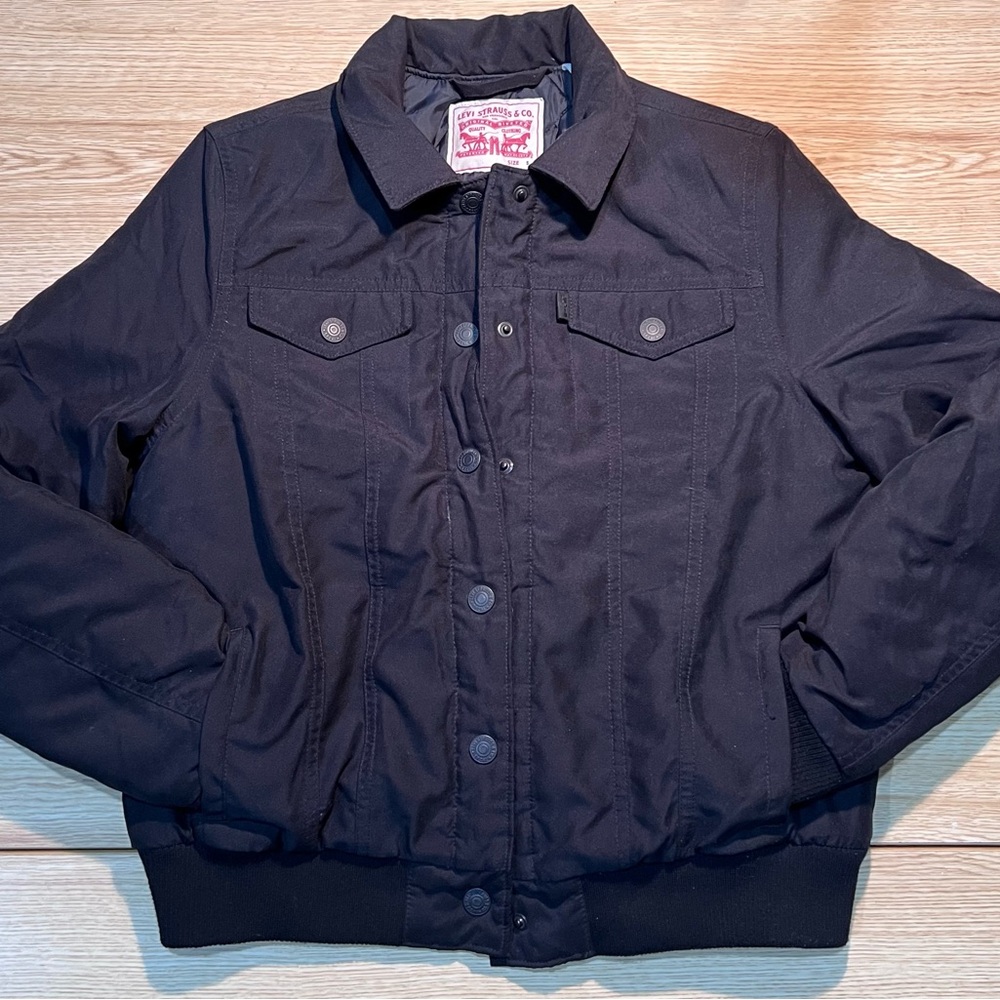 Women’s Levi's Original Trucker Black Quilted Insulated
Softshell Jacket - Picture 2 of 11
